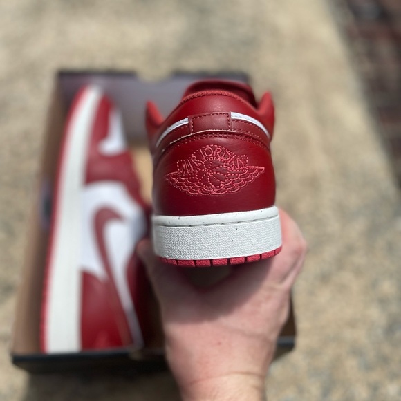 Men’s Air Jordan 1 Low SE - Picture 6 of 7